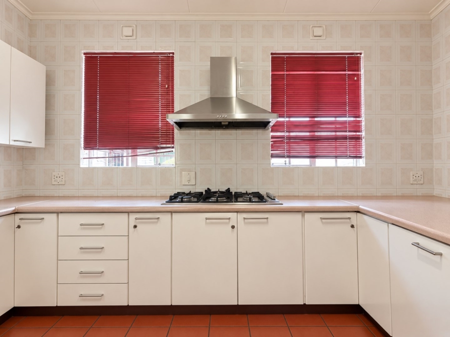 4 Bedroom Property for Sale in Three Rivers Proper Gauteng