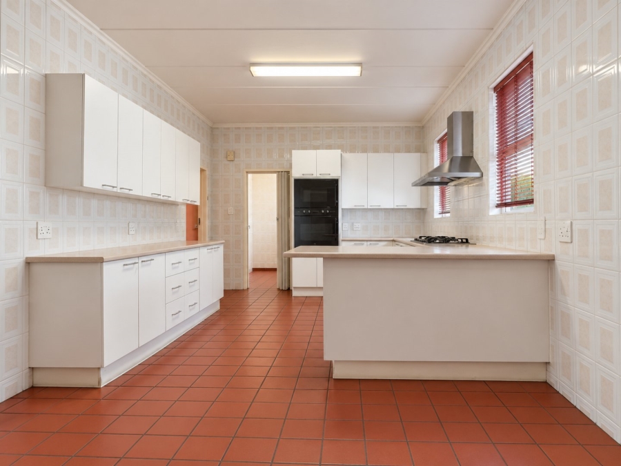 4 Bedroom Property for Sale in Three Rivers Proper Gauteng