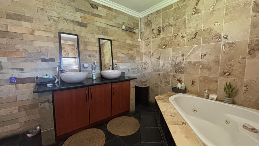3 Bedroom Property for Sale in Three Rivers Gauteng