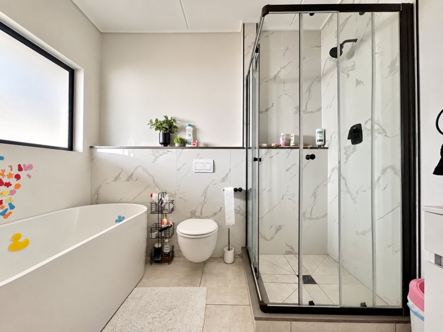 To Let 3 Bedroom Property for Rent in Waterfall Gauteng