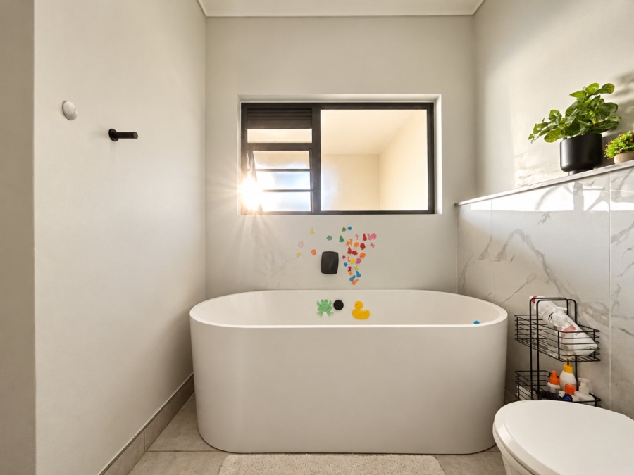 To Let 3 Bedroom Property for Rent in Waterfall Gauteng