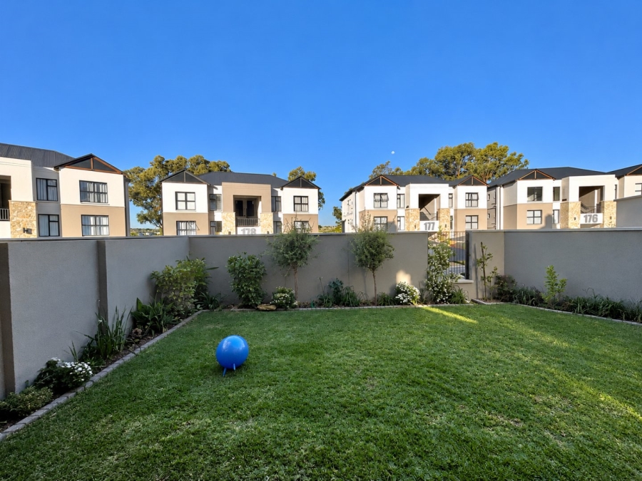 To Let 3 Bedroom Property for Rent in Waterfall Gauteng