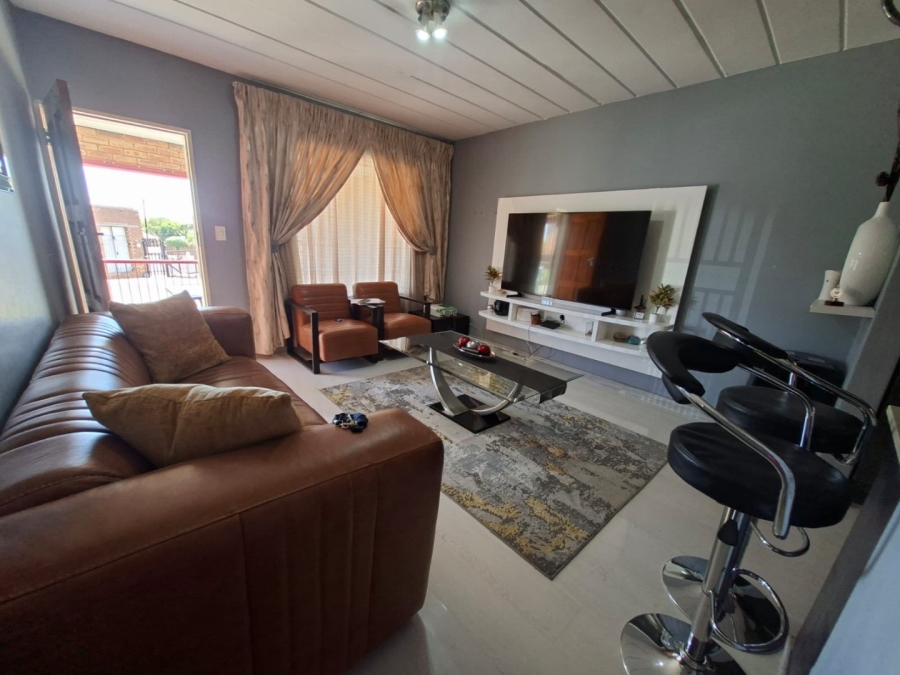 2 Bedroom Property for Sale in Noordwyk Gauteng