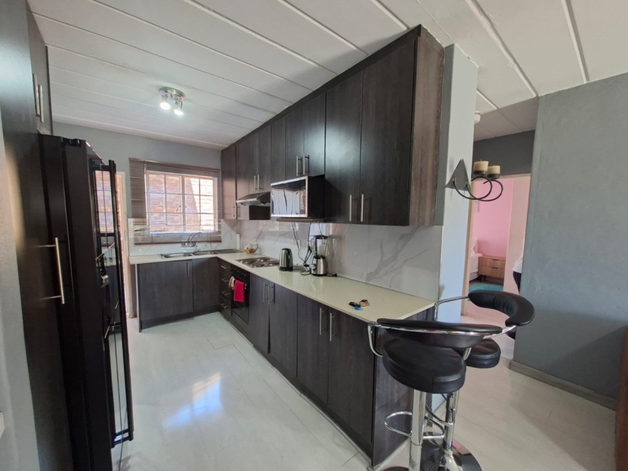 2 Bedroom Property for Sale in Noordwyk Gauteng
