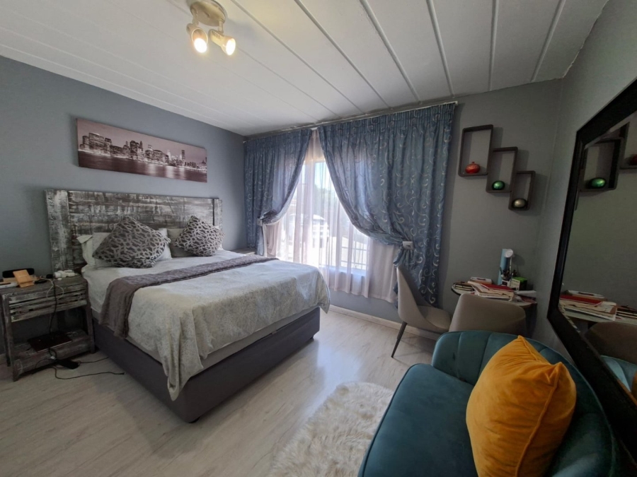 2 Bedroom Property for Sale in Noordwyk Gauteng