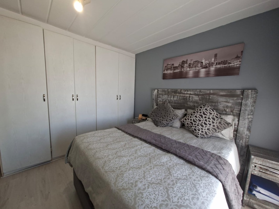 2 Bedroom Property for Sale in Noordwyk Gauteng