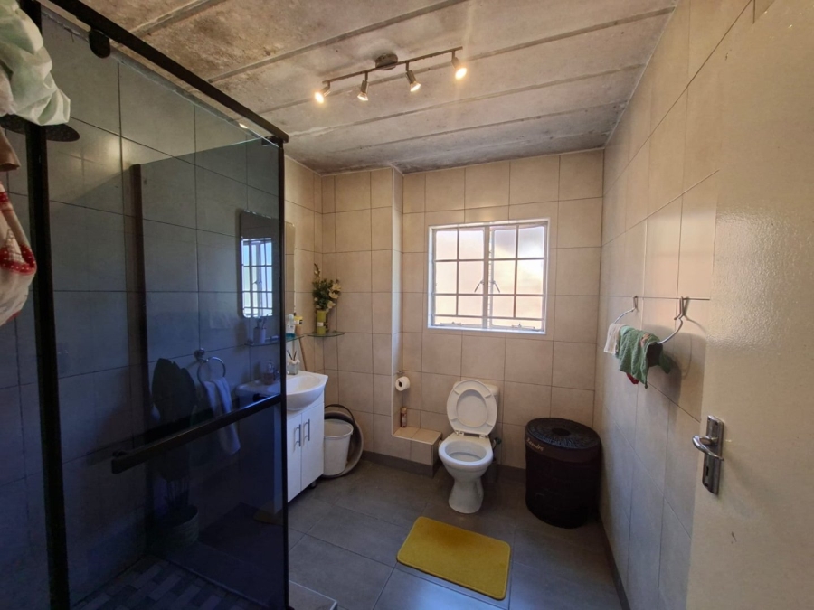 2 Bedroom Property for Sale in Noordwyk Gauteng