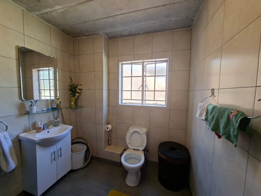 2 Bedroom Property for Sale in Noordwyk Gauteng