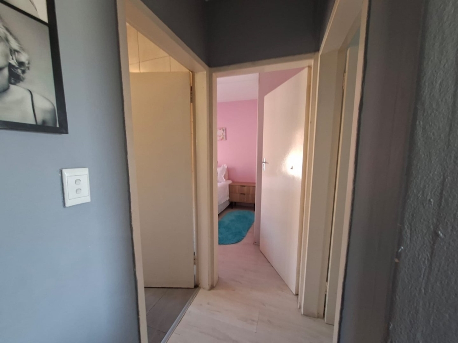 2 Bedroom Property for Sale in Noordwyk Gauteng