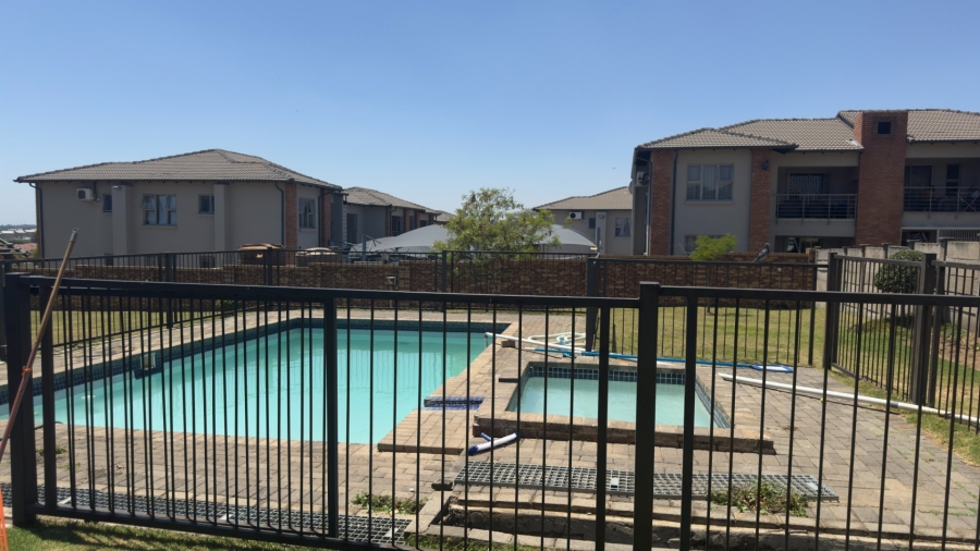 2 Bedroom Property for Sale in Noordwyk Gauteng