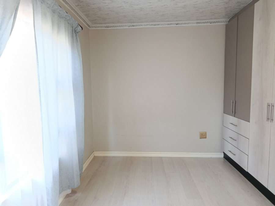 To Let 2 Bedroom Property for Rent in Heuweloord Gauteng