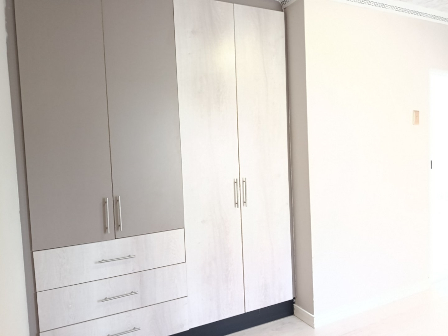 To Let 2 Bedroom Property for Rent in Heuweloord Gauteng