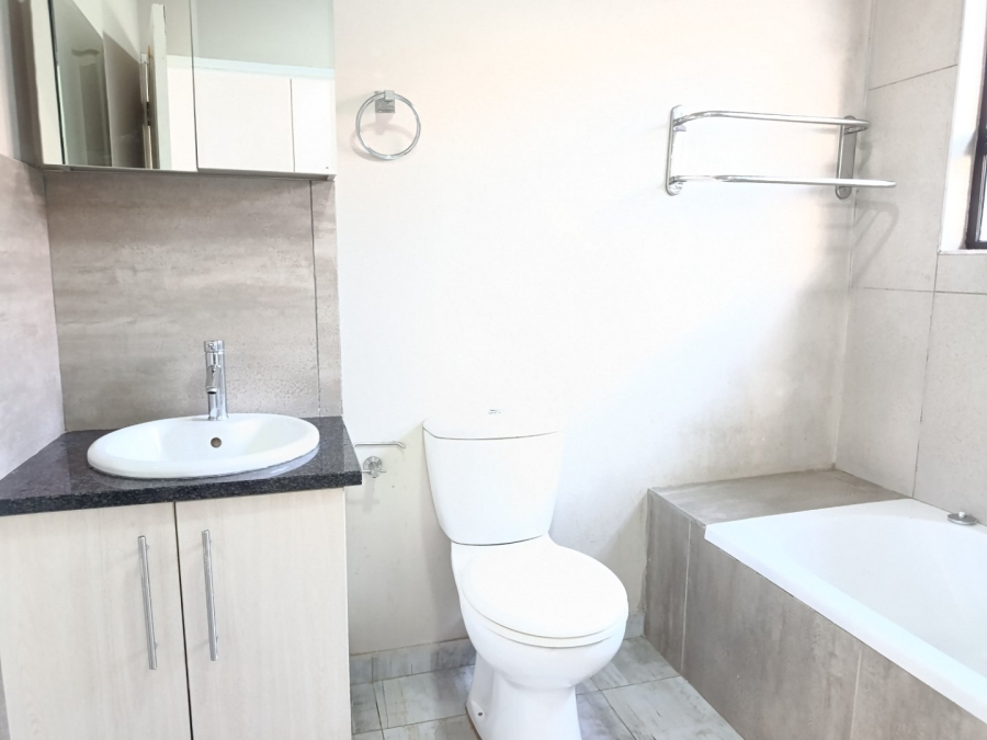 To Let 2 Bedroom Property for Rent in Heuweloord Gauteng