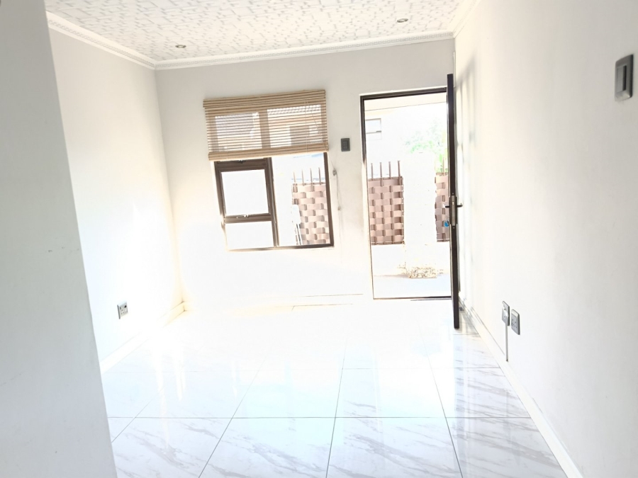 To Let 2 Bedroom Property for Rent in Heuweloord Gauteng