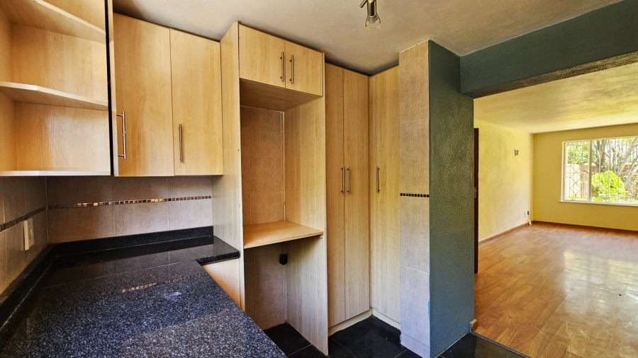 To Let 2 Bedroom Property for Rent in Northcliff Gauteng
