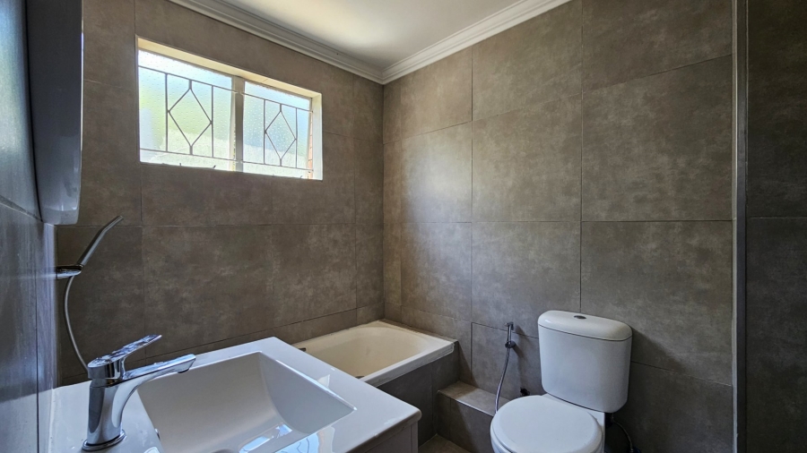 To Let 2 Bedroom Property for Rent in Northcliff Gauteng