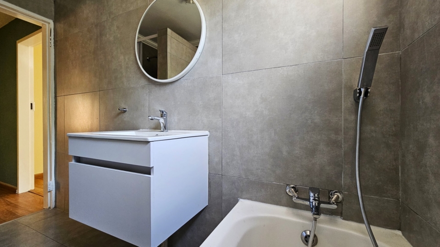 To Let 2 Bedroom Property for Rent in Northcliff Gauteng