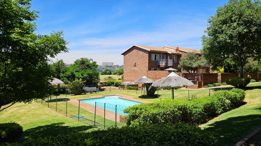 To Let 2 Bedroom Property for Rent in Northcliff Gauteng