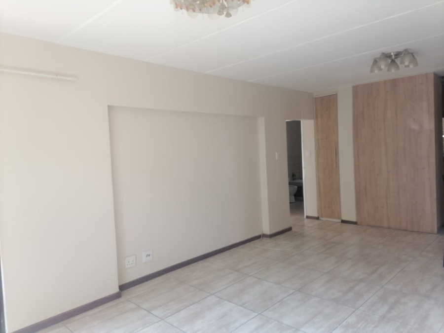 To Let 2 Bedroom Property for Rent in Noordwyk Gauteng