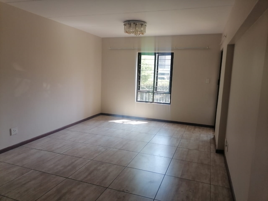 To Let 2 Bedroom Property for Rent in Noordwyk Gauteng