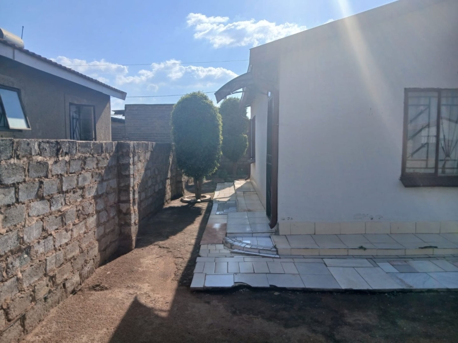 2 Bedroom Property for Sale in Soshanguve East Ext 6 Gauteng