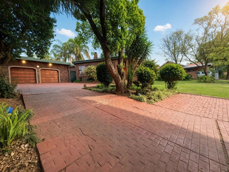 To Let 5 Bedroom Property for Rent in Moreleta Park Gauteng