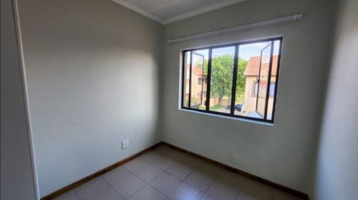 2 Bedroom Property for Sale in Halfway Gardens Gauteng