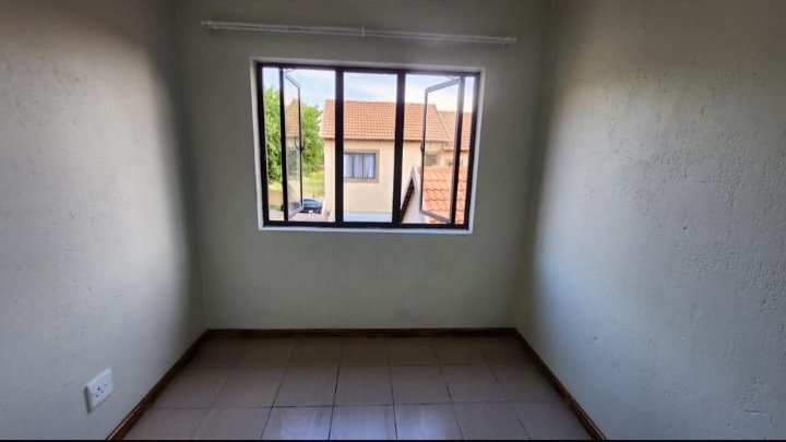 2 Bedroom Property for Sale in Halfway Gardens Gauteng