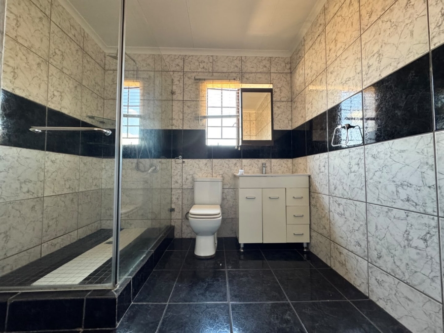 To Let 3 Bedroom Property for Rent in Halfway Gardens Gauteng