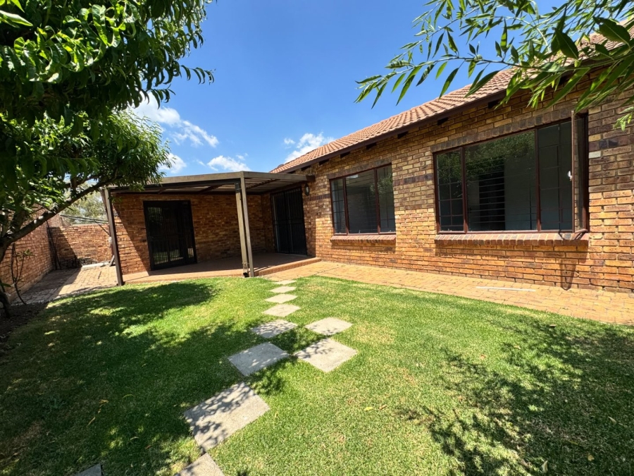 To Let 3 Bedroom Property for Rent in Halfway Gardens Gauteng