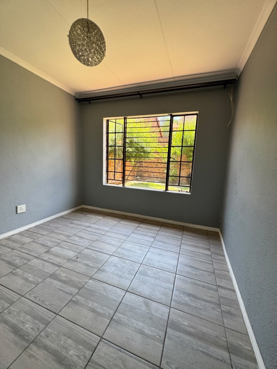 To Let 3 Bedroom Property for Rent in Halfway Gardens Gauteng