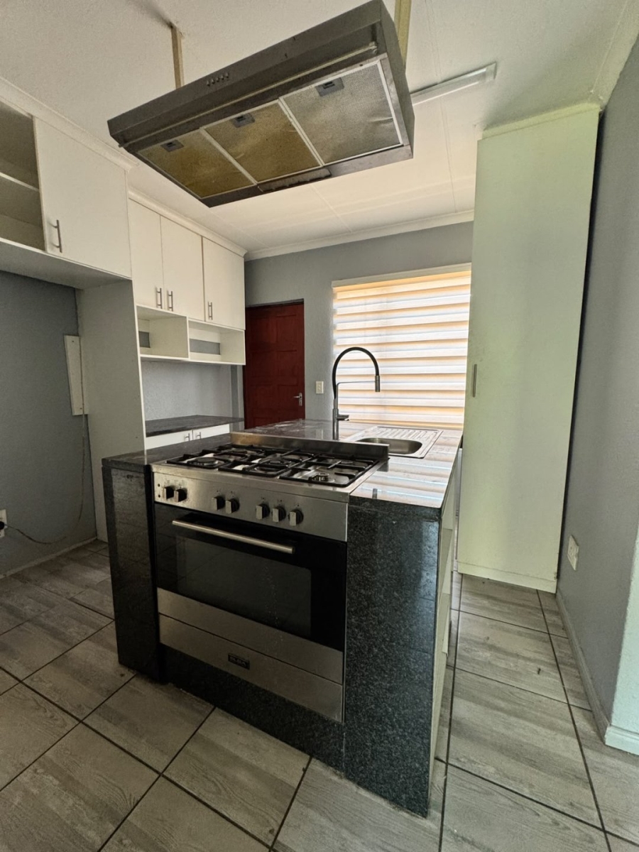 To Let 3 Bedroom Property for Rent in Halfway Gardens Gauteng