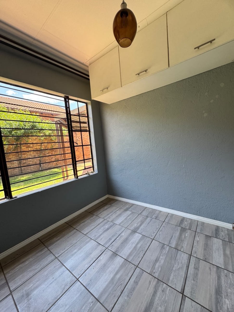 To Let 3 Bedroom Property for Rent in Halfway Gardens Gauteng