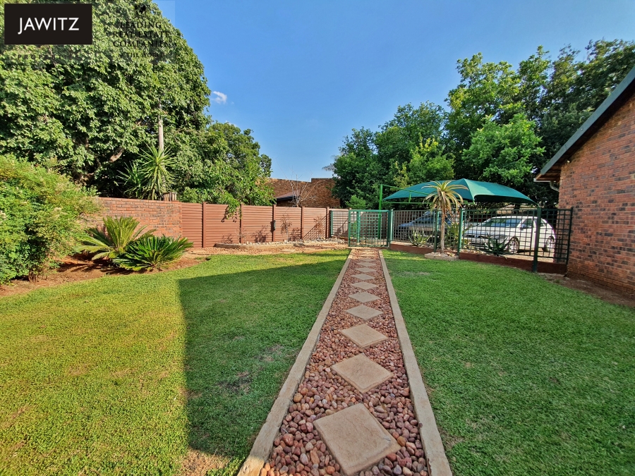 To Let 4 Bedroom Property for Rent in Zwartkop Gauteng