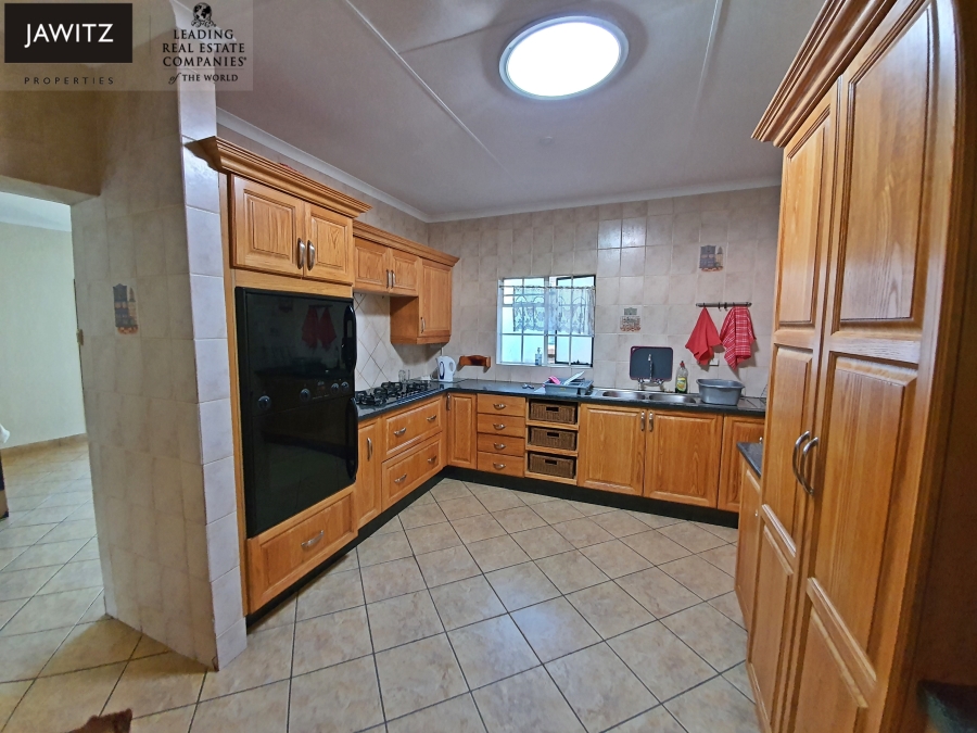 To Let 4 Bedroom Property for Rent in Zwartkop Gauteng