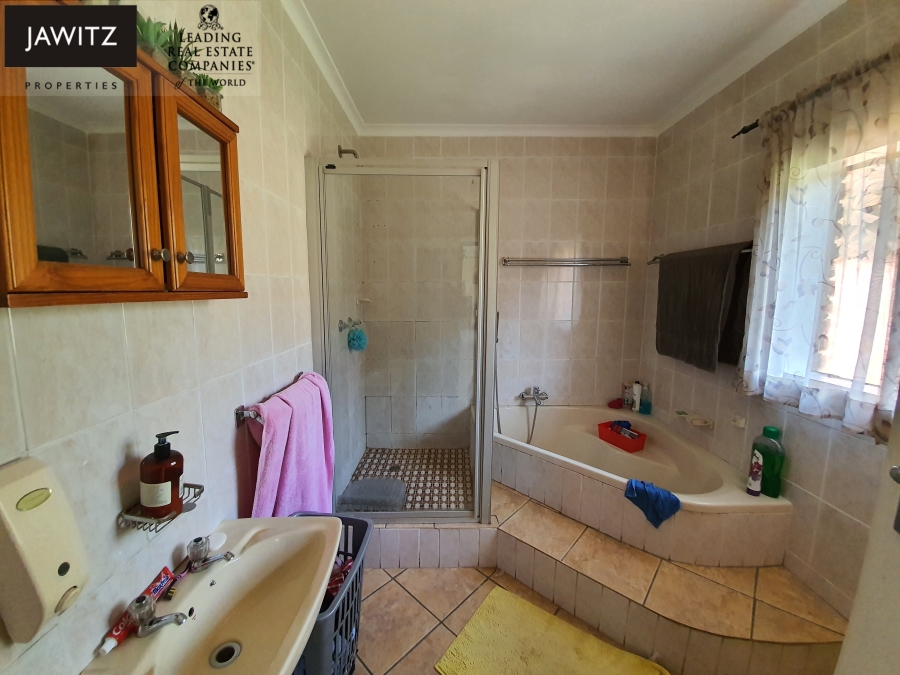 To Let 4 Bedroom Property for Rent in Zwartkop Gauteng