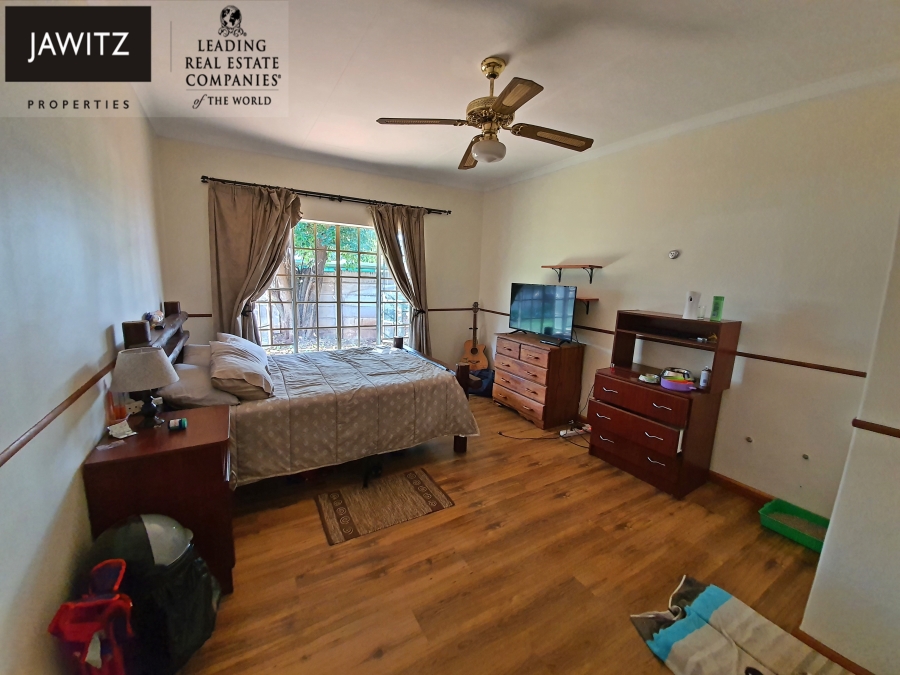 To Let 4 Bedroom Property for Rent in Zwartkop Gauteng