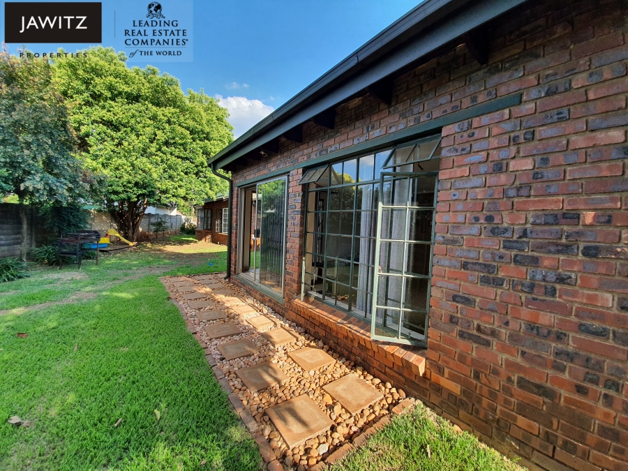 To Let 4 Bedroom Property for Rent in Zwartkop Gauteng