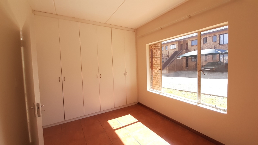 2 Bedroom Property for Sale in Meredale Gauteng