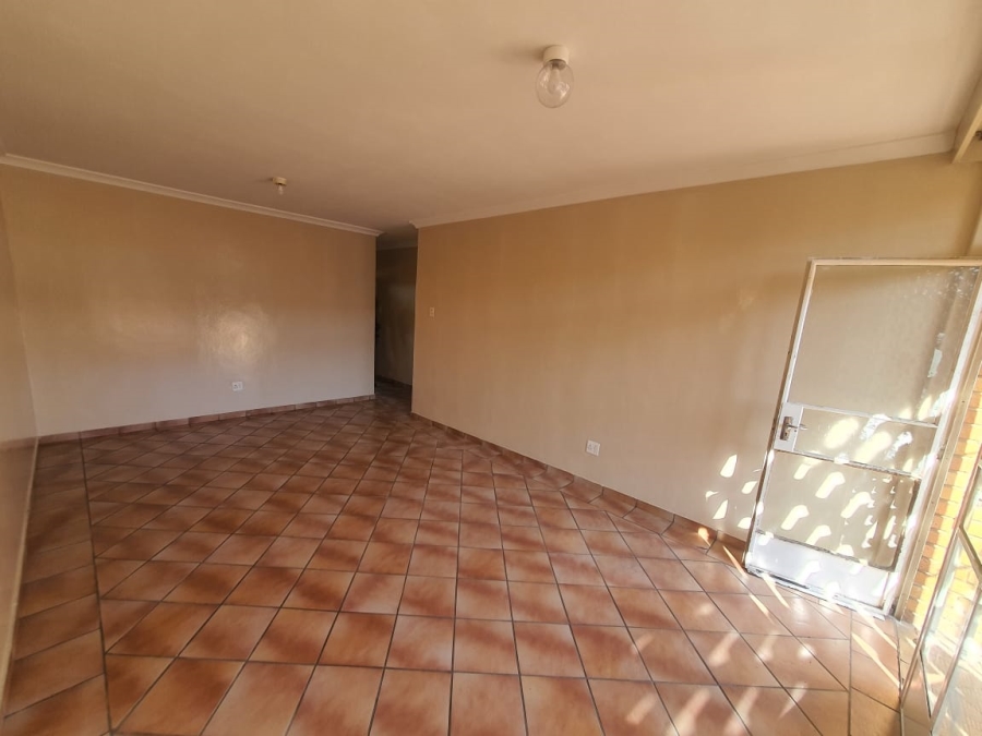 To Let 2 Bedroom Property for Rent in Randhart Gauteng