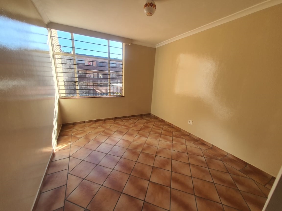 To Let 2 Bedroom Property for Rent in Randhart Gauteng
