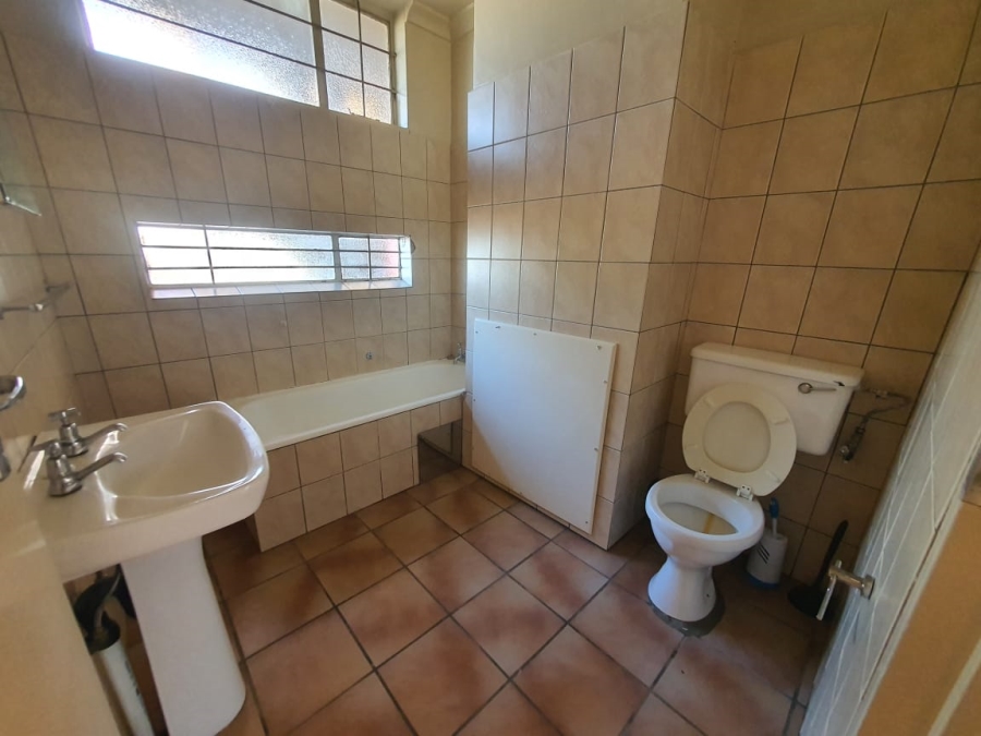 To Let 2 Bedroom Property for Rent in Randhart Gauteng