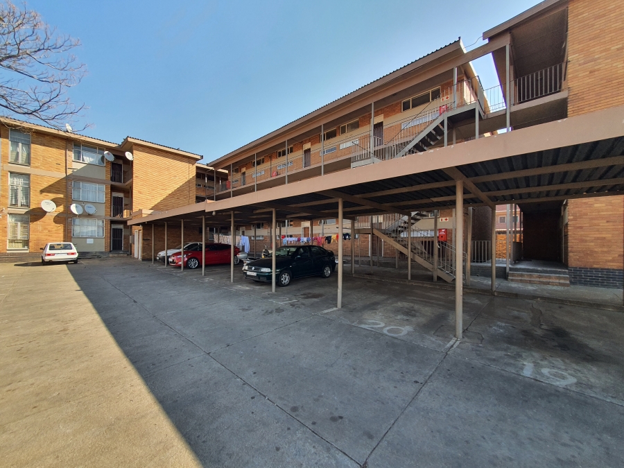 To Let 2 Bedroom Property for Rent in Randhart Gauteng