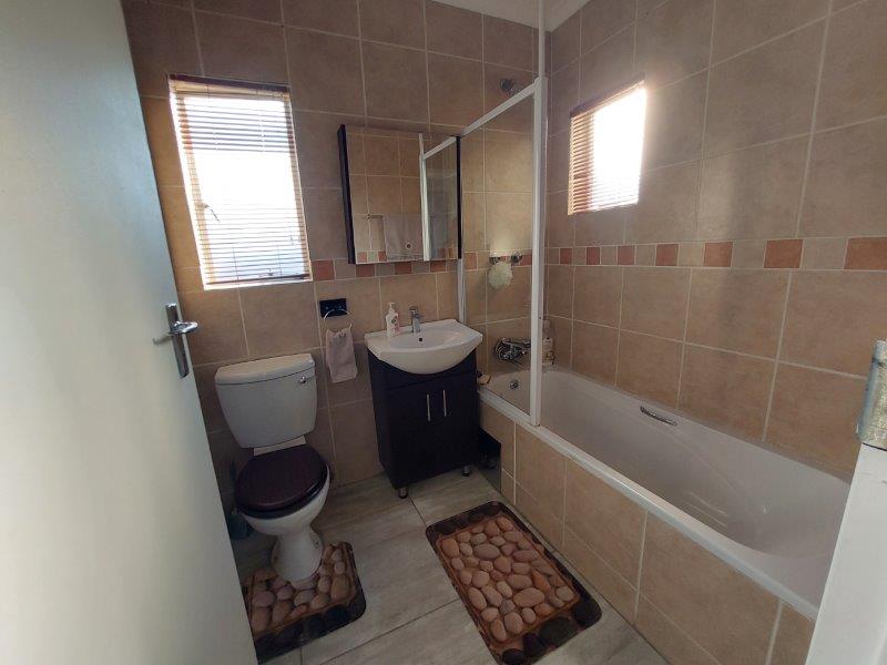 To Let 2 Bedroom Property for Rent in Noordhang Gauteng