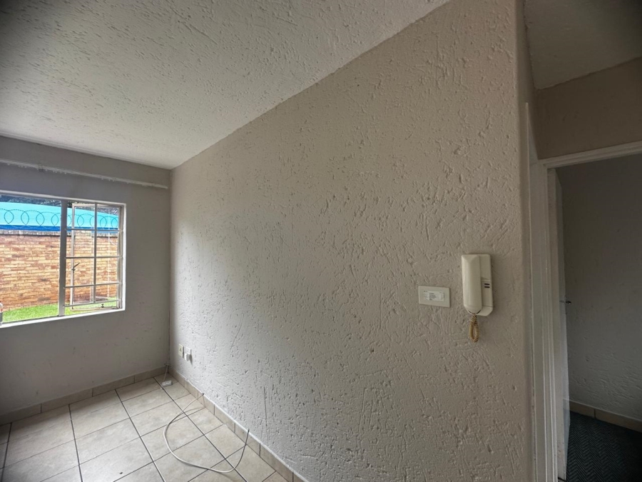 To Let 2 Bedroom Property for Rent in Kenleaf Gauteng