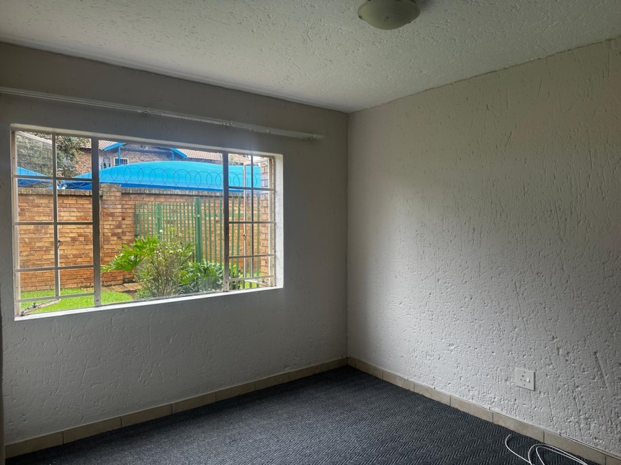 To Let 2 Bedroom Property for Rent in Kenleaf Gauteng