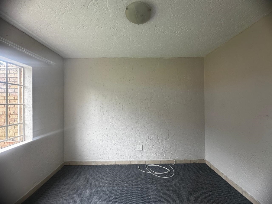 To Let 2 Bedroom Property for Rent in Kenleaf Gauteng