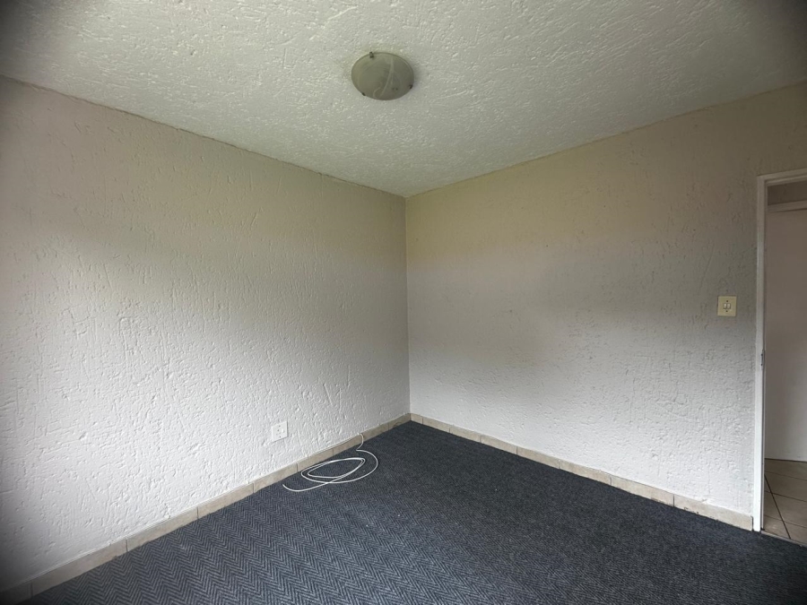 To Let 2 Bedroom Property for Rent in Kenleaf Gauteng