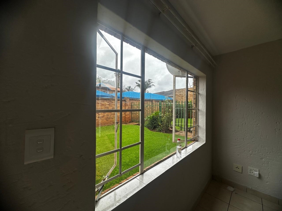 To Let 2 Bedroom Property for Rent in Kenleaf Gauteng