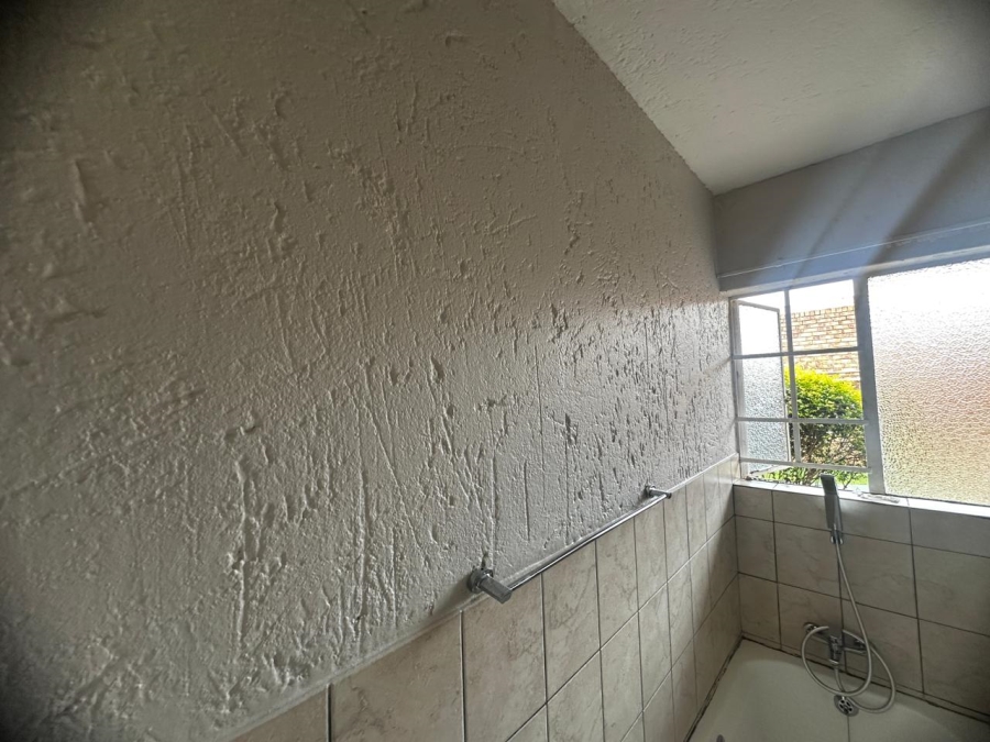 To Let 2 Bedroom Property for Rent in Kenleaf Gauteng